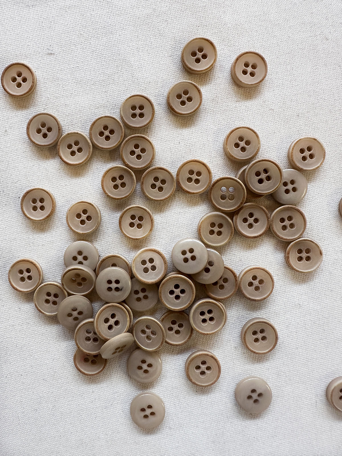 Tan Italian Shirt Buttons With Interest - L'Etoffe Fabrics LLC