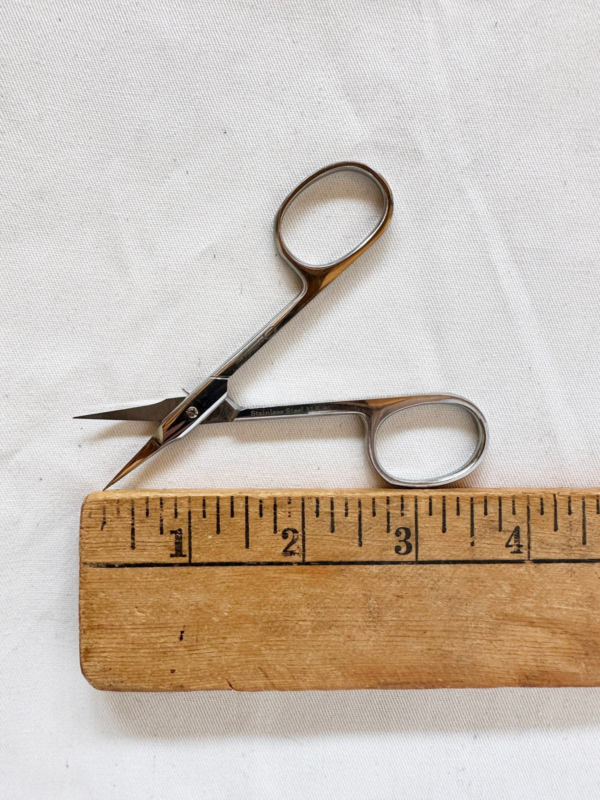 The Close Cut Scissor Made In The USA - L'Etoffe Fabrics LLC