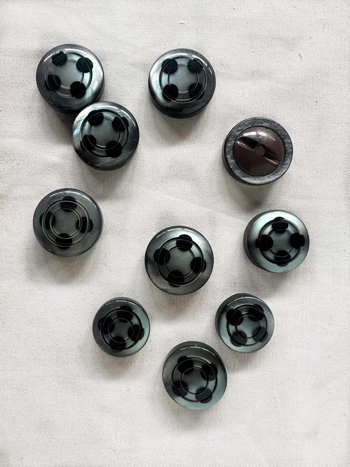Vintage Italian 4 Dot Buttons - L'Etoffe Fabrics LLC