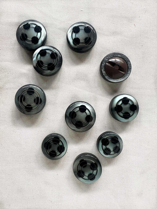Vintage Italian 4 Dot Buttons - L'Etoffe Fabrics LLC