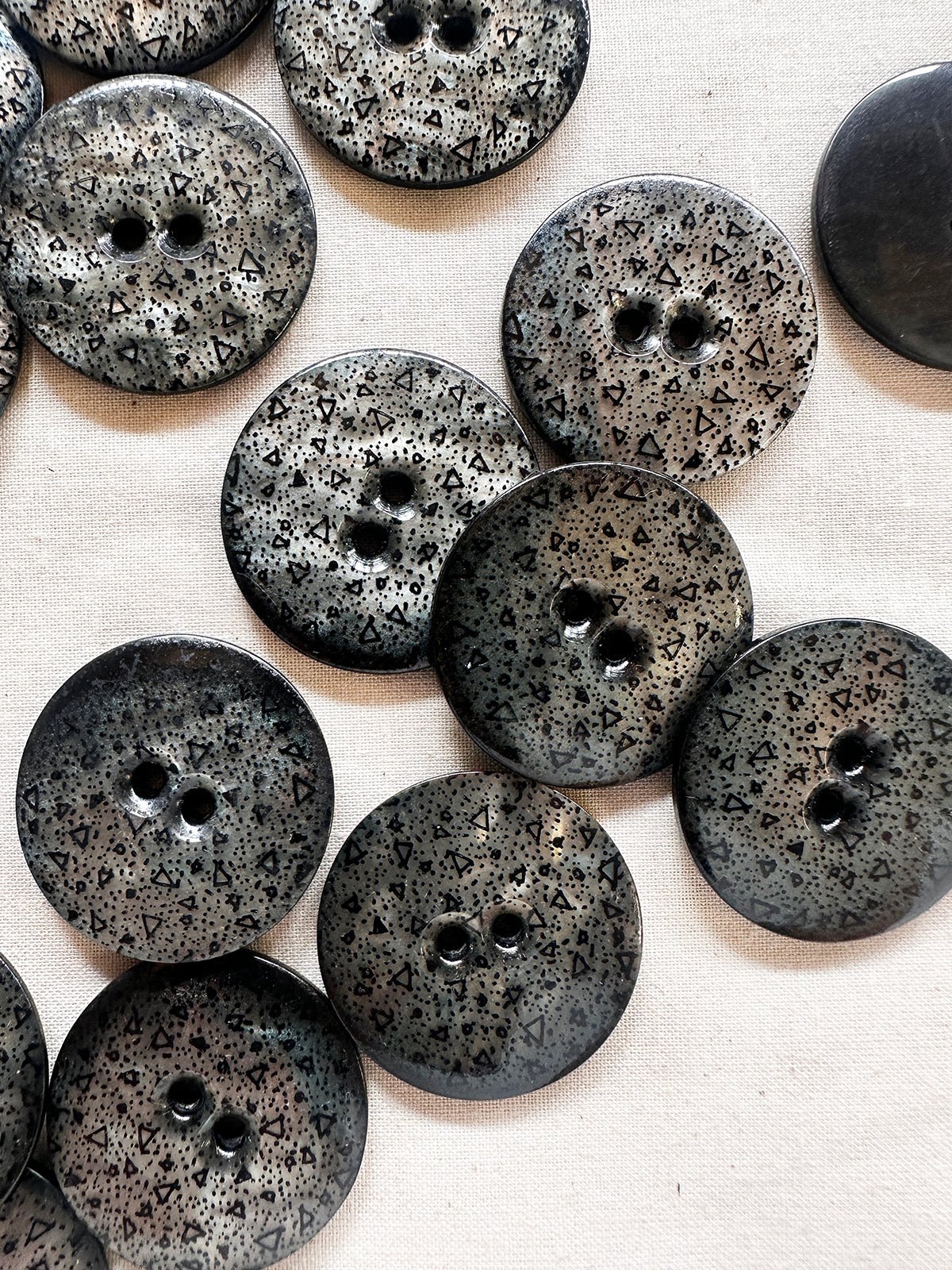 Vintage Italian Big Confetti Print Shell Buttons - L'Etoffe Fabrics LLC