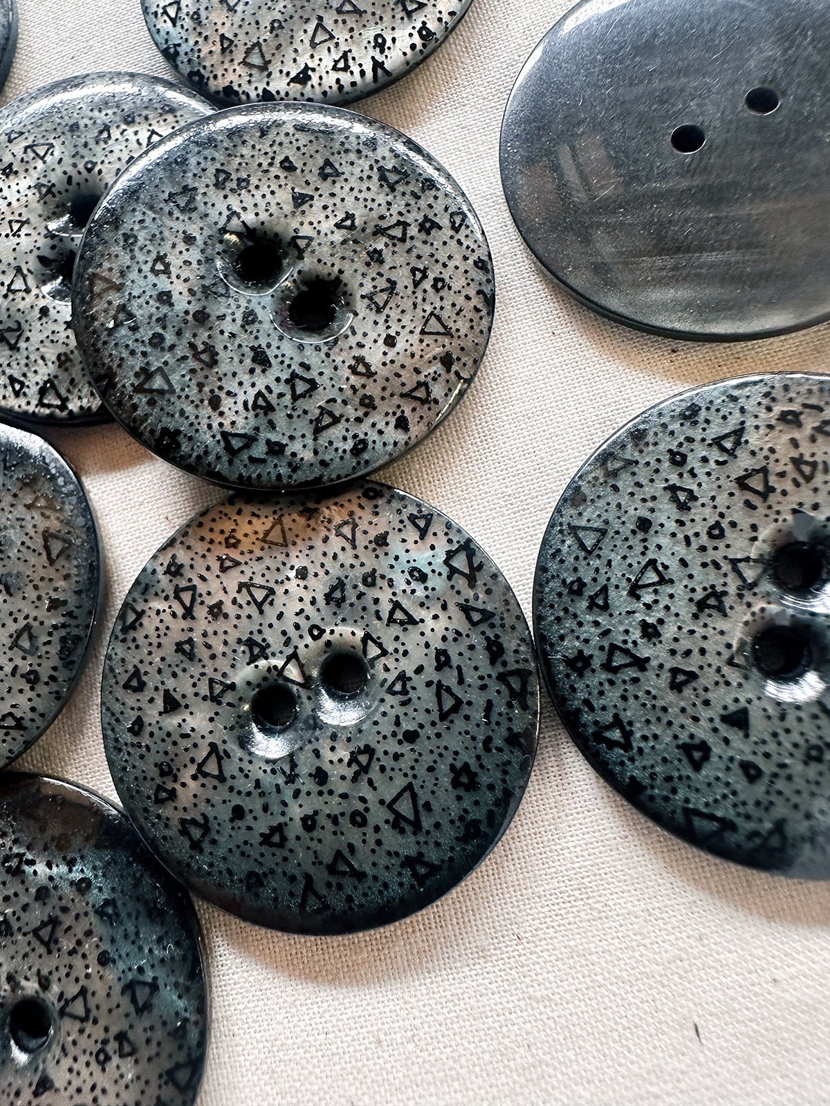 Vintage Italian Big Confetti Print Shell Buttons - L'Etoffe Fabrics LLC