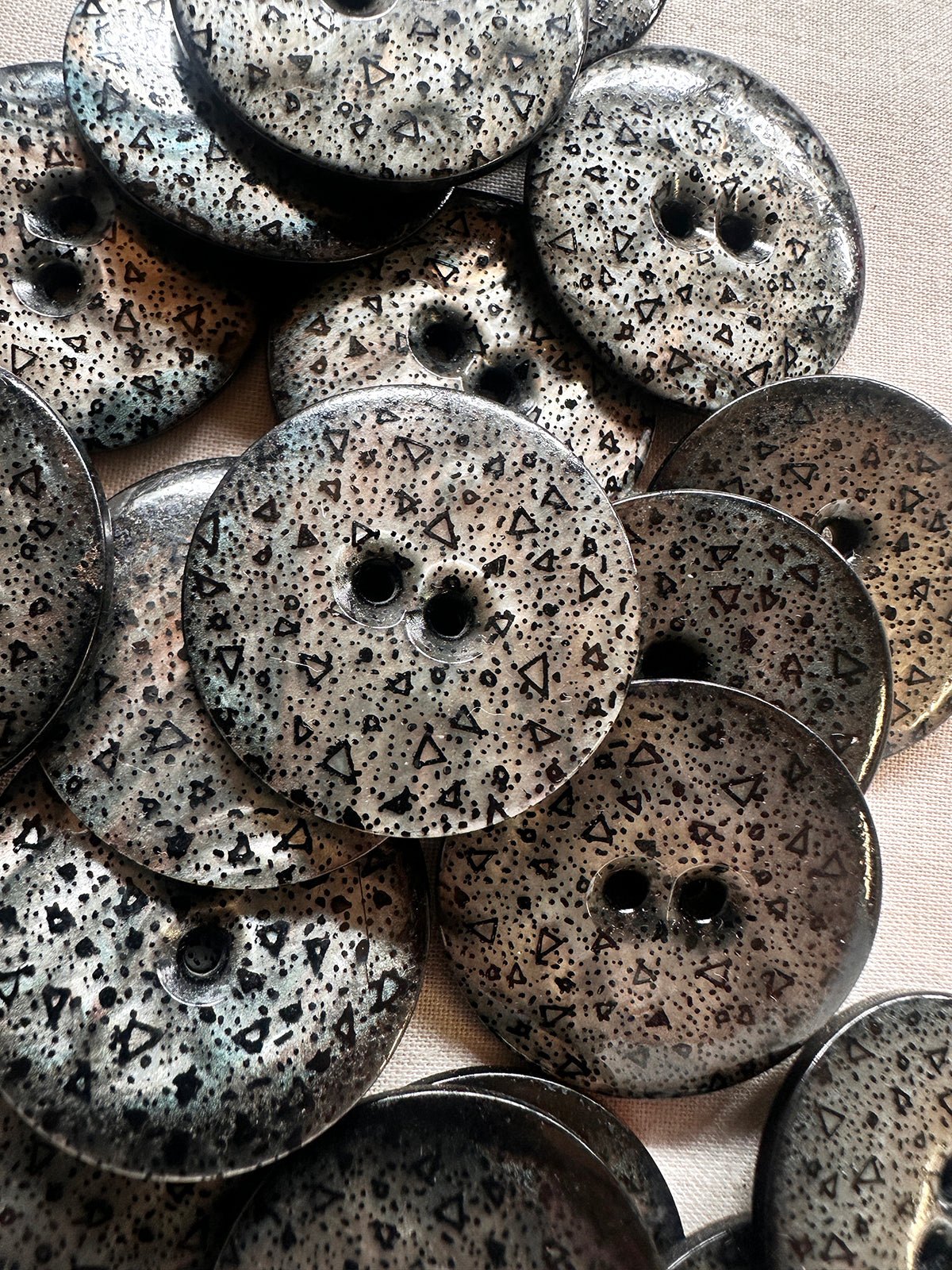 Vintage Italian Big Confetti Print Shell Buttons - L'Etoffe Fabrics LLC