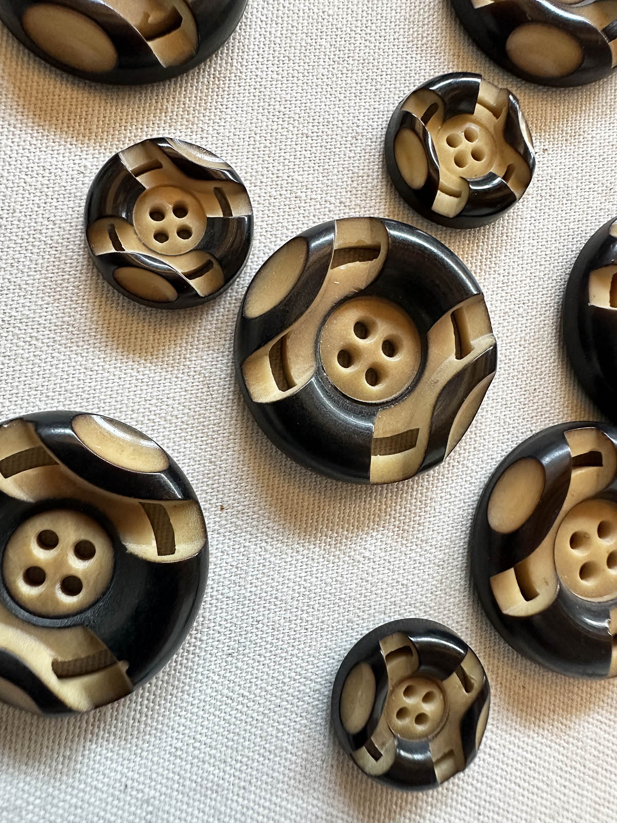 Vintage Italian Carved Buttons - 117 - L'Etoffe Fabrics LLC
