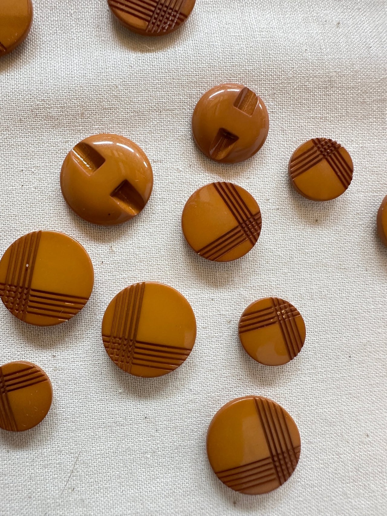 Vintage Italian Cross Hatch Button Bundle - Mustard - L'Etoffe Fabrics LLC