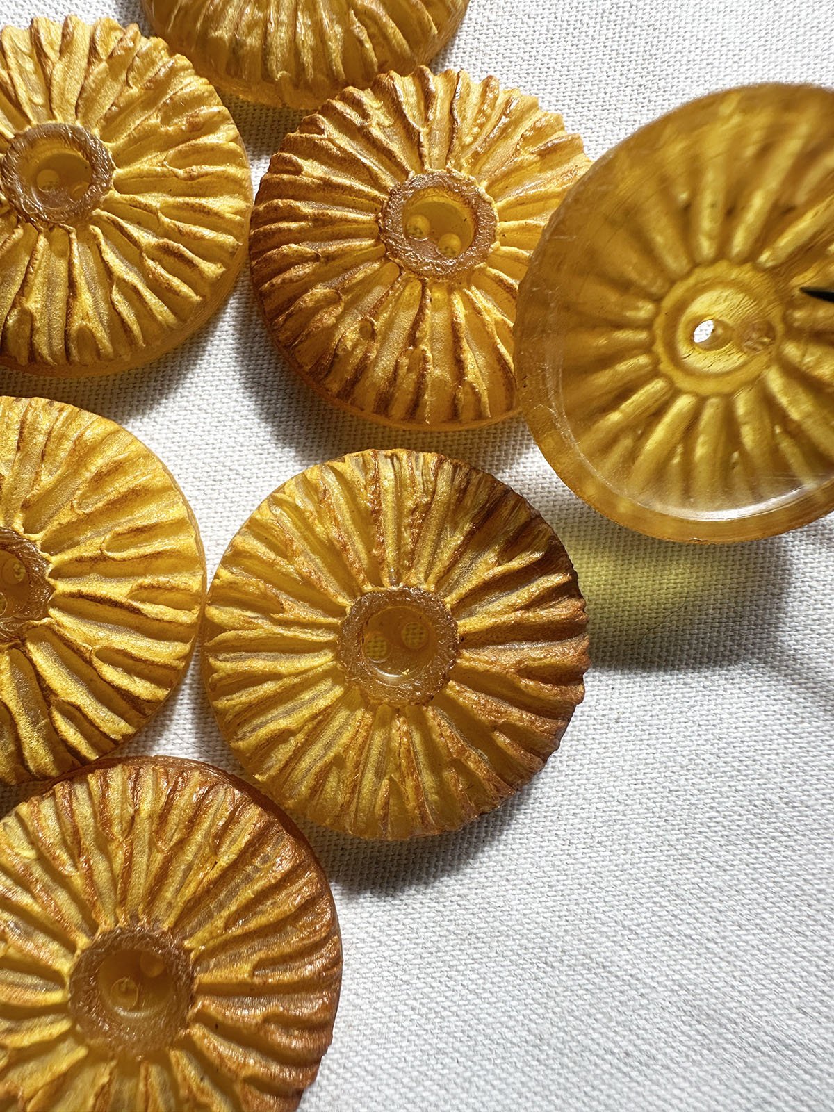 Vintage Italian Goldenrod Sunshine Buttons - L'Etoffe Fabrics LLC