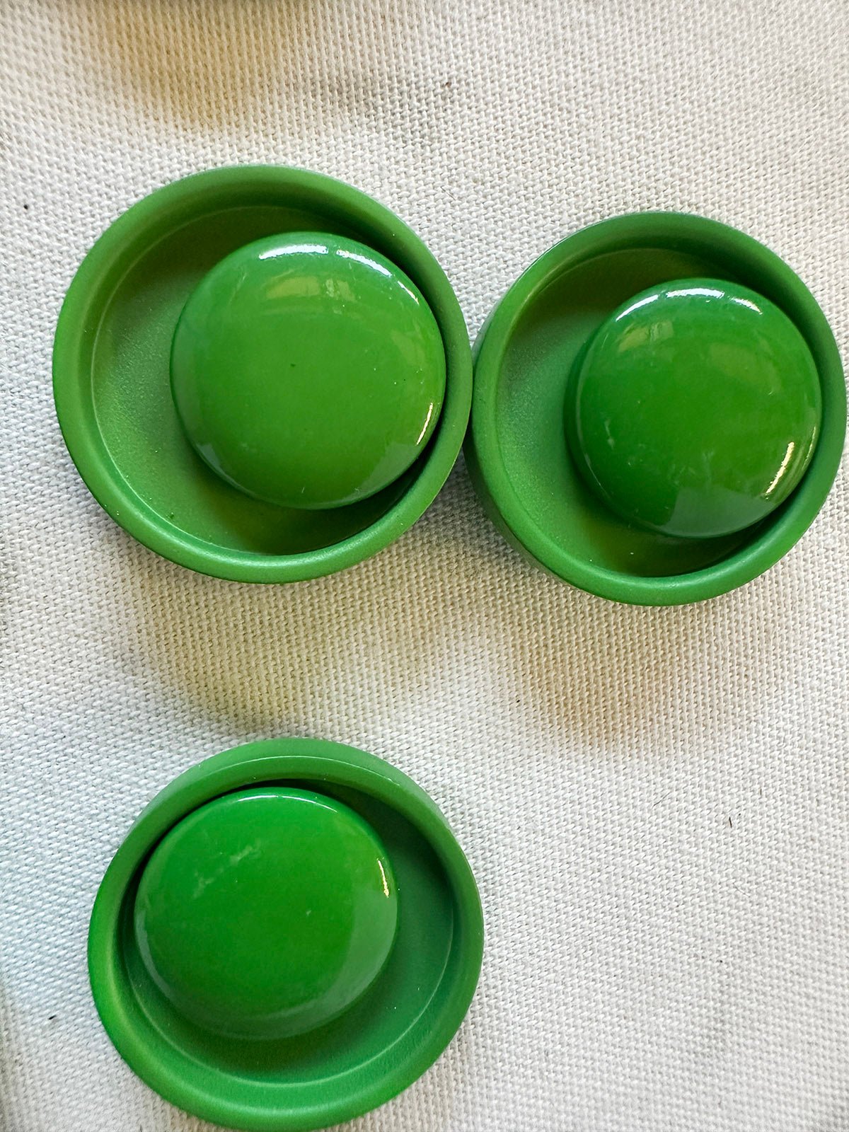 Vintage Italian Green Disc Space Age Buttons - L'Etoffe Fabrics LLC