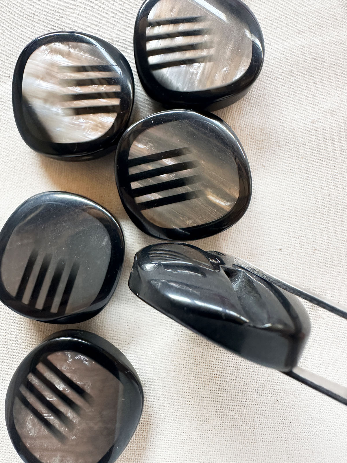 Vintage Italian Inlaid Comb Shape Shell Coat Buttons - L'Etoffe Fabrics LLC