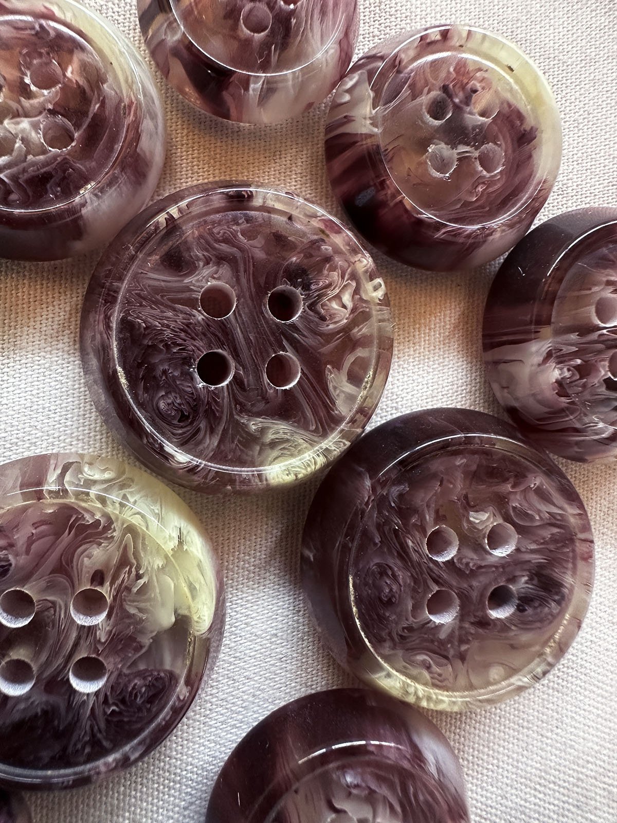 Vintage Italian Marbled Clear Wine Ivory Buttons - L'Etoffe Fabrics LLC