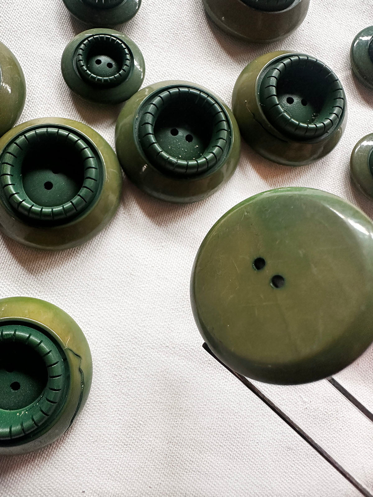 Vintage Italian Midcentury Green Buttons - L'Etoffe Fabrics LLC
