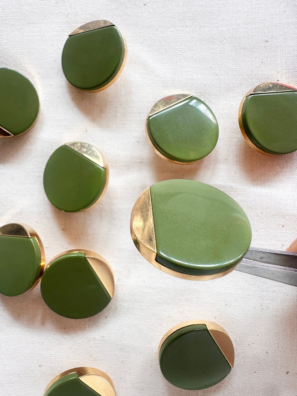 Vintage Italian Pavese 10 Button Bundle - L'Etoffe Fabrics LLC