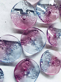 Wavy Beach Flower Buttons - L'Etoffe Fabrics LLC